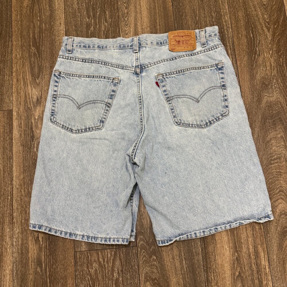 VTG Levi's 550 Jean Shorts Men's 38 Light Wash Relaxed Fit Wide Leg Jorts 90s - Picture 4 of 14